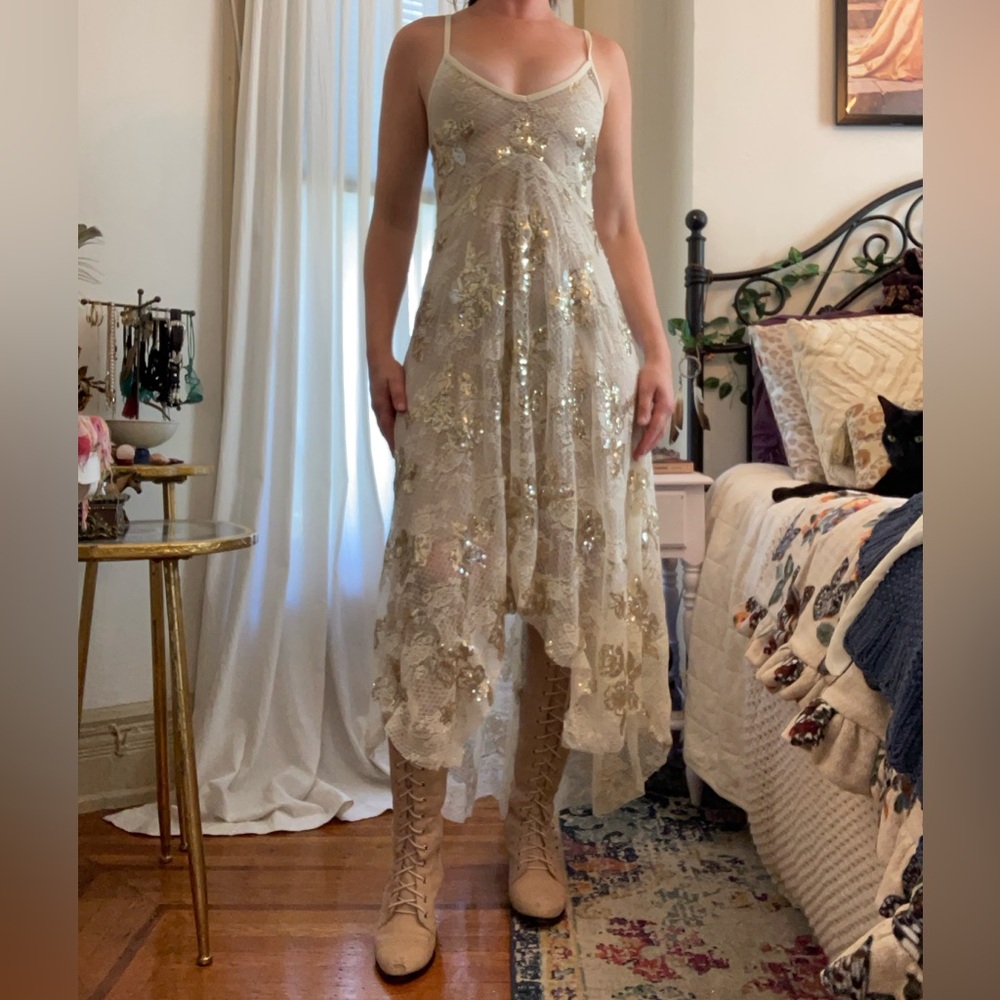 Sparkly, lace fairy dress 🧚🏻‍♀️ ✨